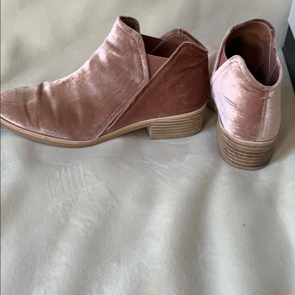 Dolce Vita rose velvet booties - Picture 4 of 8